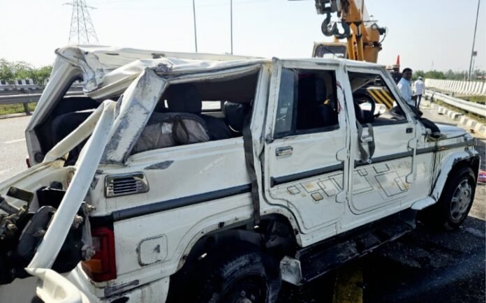 बोलेरो का टायर फटा