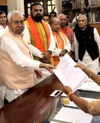 नीतीश कुमार