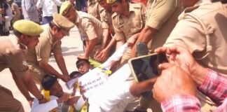 रसोई गैस संकट के खिलाफ AAP की छात्रविंग ने किया प्रदर्शन रसोई गैस