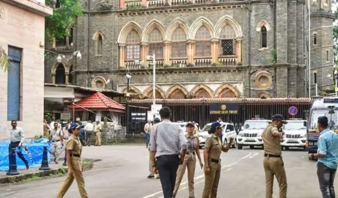 बम से उड़ाने की धमकी