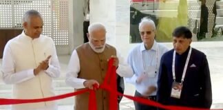 नरेंद्र मोदी