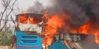 प्राइवेट बस