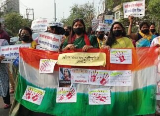 IWD पर मार्च निकालकर बोलीं नीलम यादव, नारे-विज्ञापन से बाहर निकल बेटियों की सुरक्षा सुनिश्चित करें योगी आदित्यनाथ IWD पर मार्च