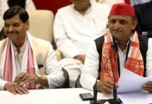 अखिलेश यादव