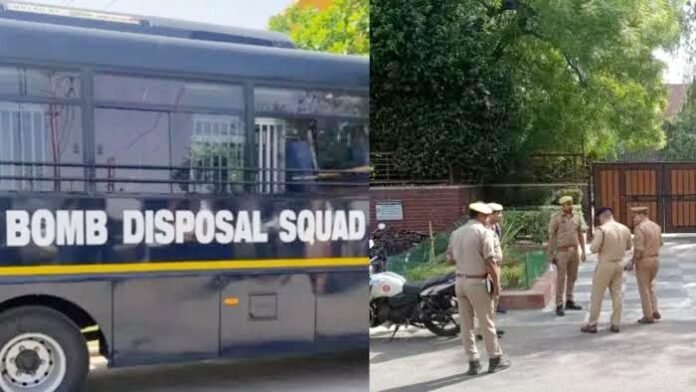 स्कूल में बम की धमकी स्कूल में बम की धमकी