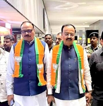 लखनऊ एयरपोर्ट पर इंडिगो की फ्लाइट में आई खराबी, फंसे रहें यूपी के दोनों उप मुख्यमंत्री इंडिगो एयरलाइंस