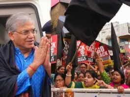 कोलकाता में कालीघाट मंदिर के बाहर CEC ज्ञानेश कुमार का विरोध, लगे ‘वापस जाओ’ के नारे सीईसी