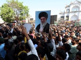 खामनेई की मौत पर लखनऊ में प्रदर्शन, तीन दिन शोक का ऐलान लखनऊ में प्रदर्शन