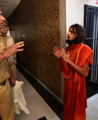 आत्मदाह की कोशिश