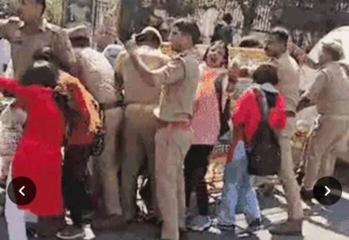 सीएम हेल्पलाइन