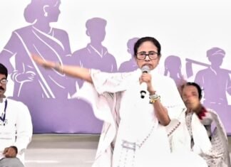 रैली में बोलीं ममता बनर्जी, भाजपा के सत्ता में आते ही लोग हो जाएंगे बेघर ममता बनर्जी