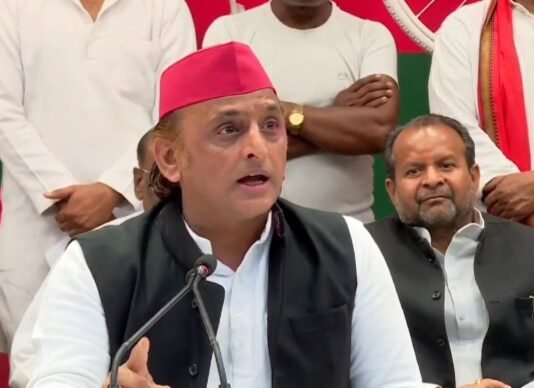 अखिलेश यादव