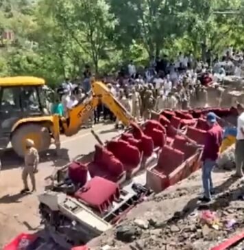 भीषण सड़क हादसा