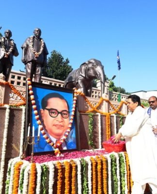 जयंती पर भीमराव अंबेडकर को श्रद्धांजलि अर्पित कर मायावती ने बाबा साहब के संघर्ष को किया याद अंबेडकर जयंती