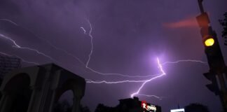 लखनऊ में एकाएक बारिश