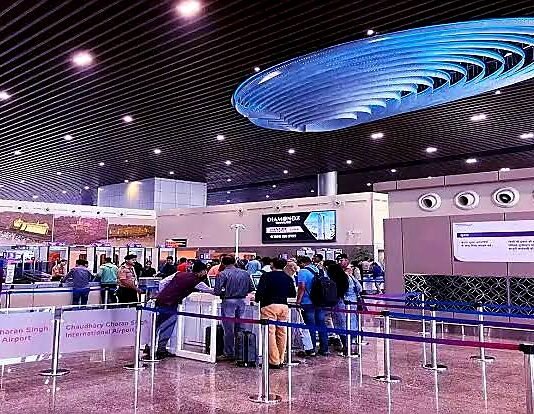 लखनऊ एयरपोर्ट