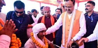 डबल इंजन सरकार ने उत्तर प्रदेश को दंगों व अपराध के डर से किया मुक्त: केशव मौर्या दिव्यांगजनों को सम्मानित