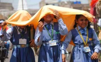 झुलसा देने वाली गर्मी के चलते गाजियाबाद के भी 8वीं तक के स्कूलों का बदला समय, आदेश जारी स्कूल