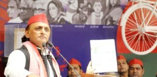 चुनाव आयोग पर सवाल उठा अखिलेश ने किया बंगाल की वोटिंग फुटेज जारी करने की मांग अखिलेश यादव