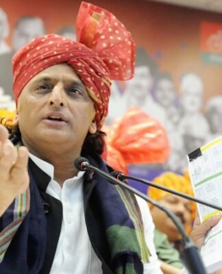 अखिलेश यादव