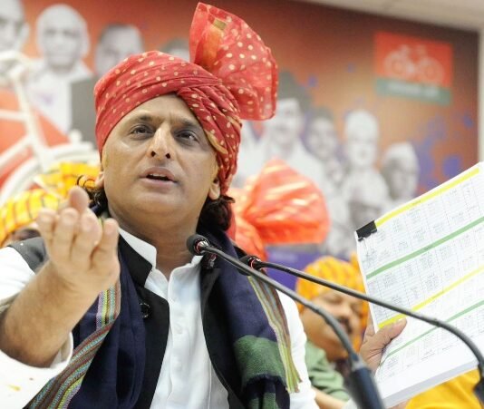अखिलेश यादव