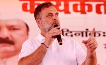 रायबरेली में संविधान की प्रति हाथ में लेकर बोले राहुल, भाजपा-प्रधानमंत्री व RSS कर रही इसे फाड़ने की कोशिश राहुल गांधी