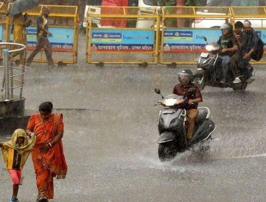 लखनऊ में बारिश