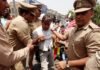 NEET पेपर लीक-महंगाई के खिलाफ सपा का प्रदर्शन, पुलिस से धक्का-मुक्की सपा का प्रदर्शन