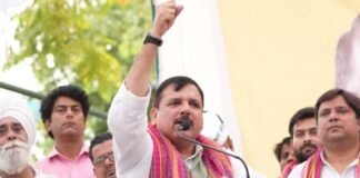 यूपी में पदयात्रा की शुरूआत कर बोले संजय सिंह, “किसी बाबा के फरमान से नहीं, संविधान से चलेगा देश” यूपी में पदयात्रा