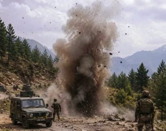 जम्मू-कश्मीर के उरी में LoC के पास ब्लास्ट, सेना के दो जवान शहीद जम्मू-कश्मीर