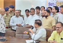 प्रयागराज सर्किट हाउस में ADM व AAP सांसद संजय सिंह के बीच तीखी नोकझोंक सर्किट हाउस