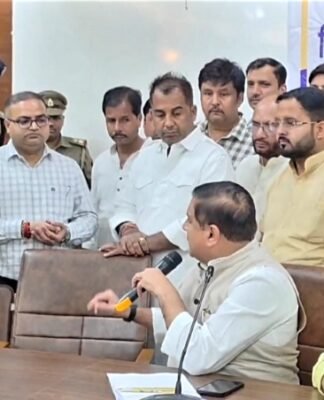 प्रयागराज सर्किट हाउस में ADM व AAP सांसद संजय सिंह के बीच तीखी नोकझोंक सर्किट हाउस