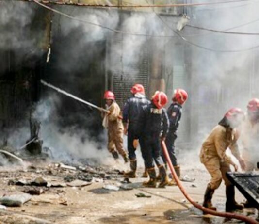 मालवीय नगर के अवैध रेस्टोरेंट में लगी भीषण आग, 21 लोगों की मौत, कई घायल रेस्टोरेंट में लगी आग