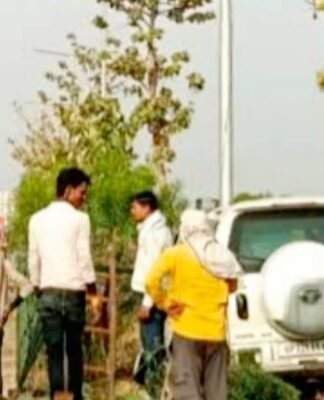 शहीद-पथ पर डिवाइडर से टकराई तेज रफ्तार सफारी, ड्राइवर समेत तीन लोग घायल शहीद-पथ