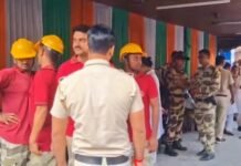 TMC सांसद अभिषेक बनर्जी के आवास पर पुलिस की छापेमारी, PA की तलाश में पहुंची टीम छापेमारी