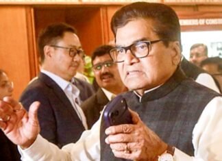 सांसदों की बगावत पर रामगोपाल यादव ने कहा, ममता बनर्जी ने जिन्हें ‘कूड़ेदान’ से उठाया, वही दे रहे धोखा रामगोपाल यादव