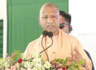 राम मंदिर चढ़ावा चोरी कांड पर CM योगी का विपक्ष पर हमला, “कुछ लोग केवल अयोध्या को बदनाम करने की कर रहे राजनीति” सीएम योगी