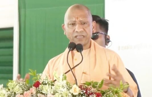 राम मंदिर चढ़ावा चोरी कांड पर CM योगी का विपक्ष पर हमला, “कुछ लोग केवल अयोध्या को बदनाम करने की कर रहे राजनीति” सीएम योगी