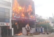 15 युवाओं की जान लेने वाले अग्निकांड पर प्रधानमंत्री-राहुल गांधी व सीएम योगी ने जताया दुख, कही ये बातें अलीगंज अग्निकांड