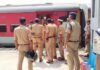 ट्रेन में बम की सूचना से ऐशबाग रेलवे स्टेशन पर मचा हड़कंप, सीट नहीं मिलने पर अफवाह उड़ाने वाला युवक गिरफ्तार ट्रेन में बम