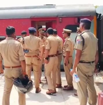 ट्रेन में बम की सूचना से ऐशबाग रेलवे स्टेशन पर मचा हड़कंप, सीट नहीं मिलने पर अफवाह उड़ाने वाला युवक गिरफ्तार ट्रेन में बम