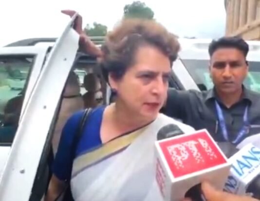 मीडिया के सवालों पर भड़कीं प्रियंका ने कहा, प्रधानमंत्री ‘मंगल पर पहुंचने’ का लेते हैं श्रेय, अब अपनी कार्रवाइयों की लें जिम्मेदारी प्रियंका गांधी