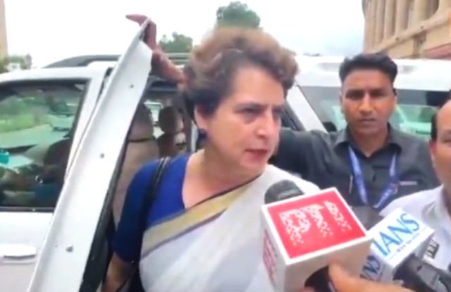 प्रियंका गांधी प्रियंका गांधी