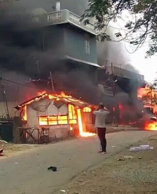 मणिपुर हिंसा मोदी सरकार की विभाजनकारी विचारधारा का नतीजा: राहुल गांधी मणिपुर