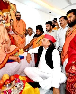 अखिलेश यादव