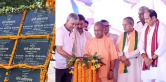 CM योगी ने कांवड़ियों से कहा, ‘कांवड़ यात्रा में अनुशासन बनाए रखें, हुड़दंग से बचें’ कांवड़िया