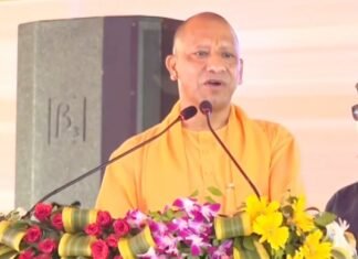 “बाबरी पर घड़ियाली आंसू बहाने वाले कर रहे आस्था की बात” चढ़ावा चोरी पर CM योगी ने किया विपक्ष पर पलटवार सीएम योगी