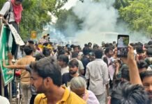 संसद मार्च के लिए जंतर-मंतर पर उमड़ा युवाओं का सैलाब, “पुलिस ने किया लाठीचार्ज, दागे आंसू गैस के गोले” संसद मार्च