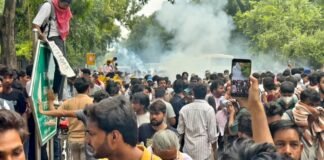 संसद मार्च के लिए जंतर-मंतर पर उमड़ा युवाओं का सैलाब, “पुलिस ने किया लाठीचार्ज, दागे आंसू गैस के गोले” संसद मार्च