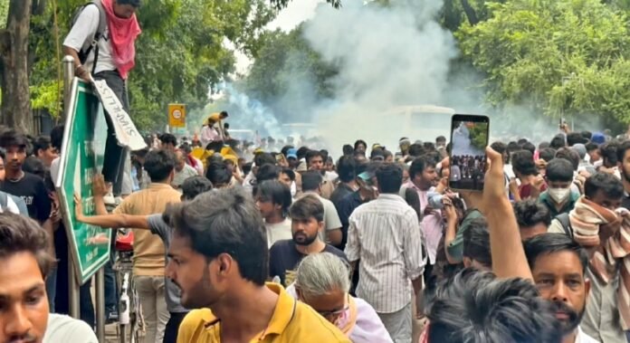संसद मार्च संसद मार्च